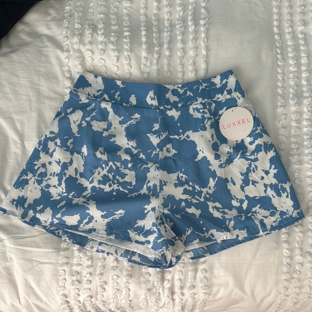 Luxxel High Waist Blue and White Floral Shorts
